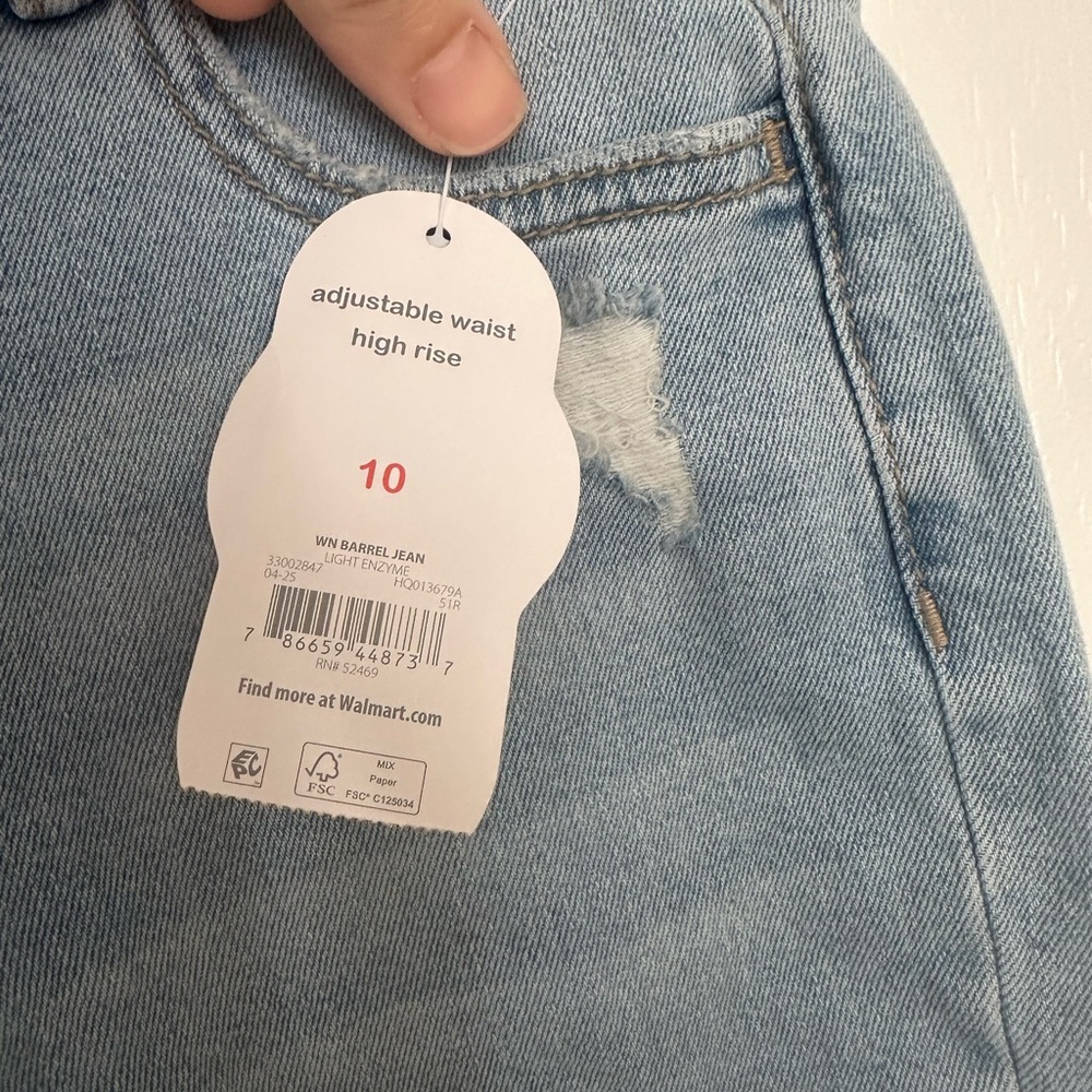 ⚡️NWT Universal Thread Light Blue High Rise Jeans - Picture 2 of 5